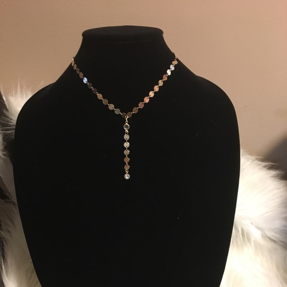 Beautiful “Y” gold tone necklace - Picture 4 of 5